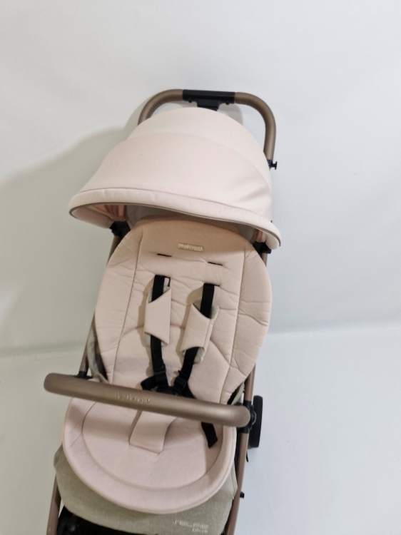 Peg Perego Selfie Plus - lekki wózek spacerowy Mon Amour do 22 kg używany