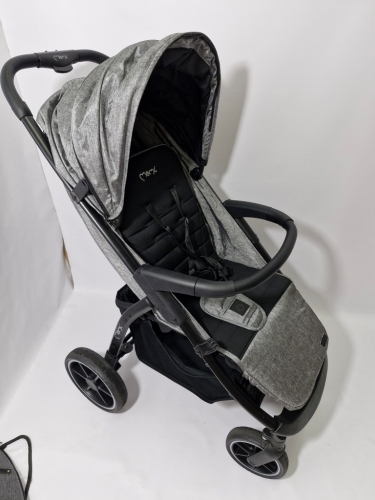 Używany MoMi MIYA EVA wózek spacerowy do 22 kg