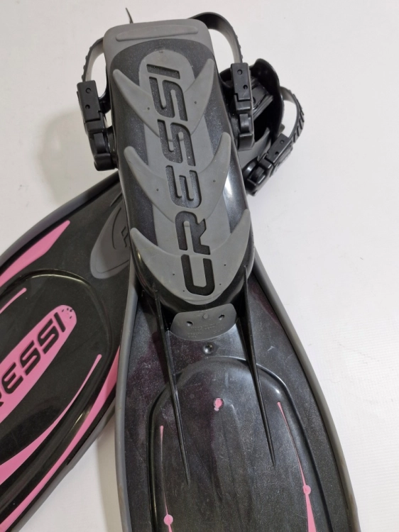 Używane Cressi Frog Plus Płetwy do nurkowania 38-41 S/M