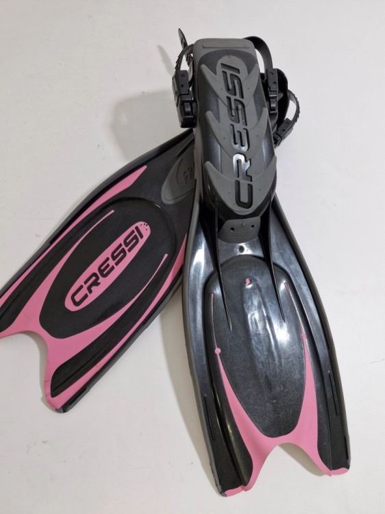 Używane Cressi Frog Plus Płetwy do nurkowania 38-41 S/M