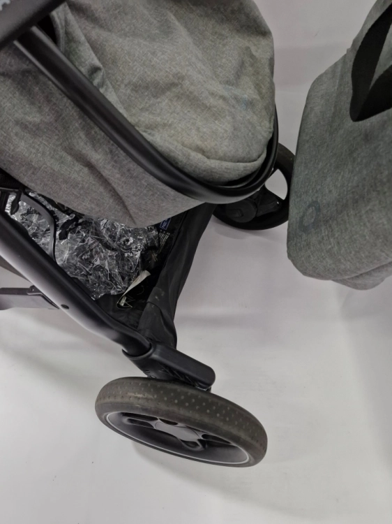 Używany Maxi Cosi Zelia S 3w1 wózek spacerowy gondola używany