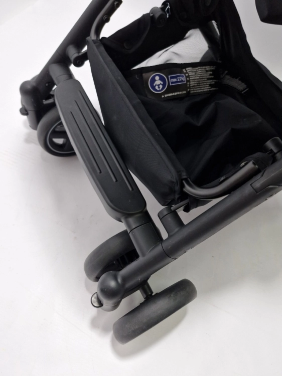 Używany Maxi Cosi wózek spacerowy Lara 2 kompaktowy 6,8kg