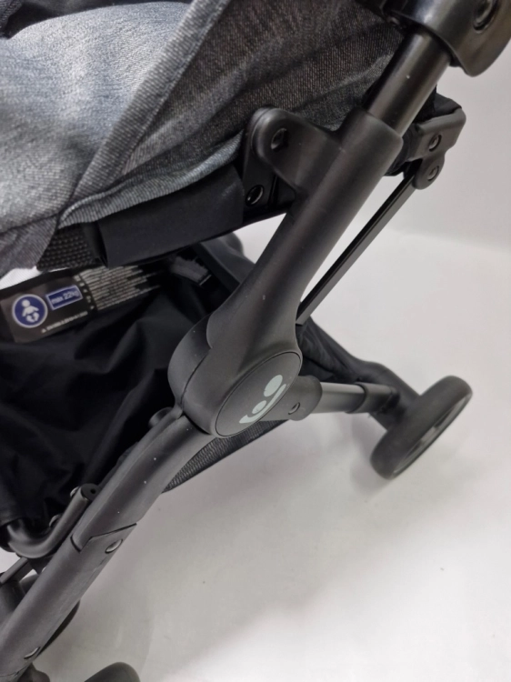 Używany Maxi Cosi wózek spacerowy Lara 2 kompaktowy 6,8kg