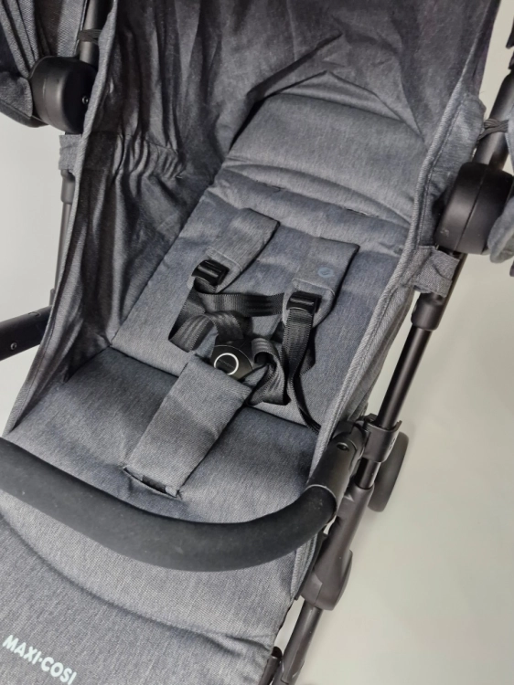 Używany Maxi Cosi wózek spacerowy Lara 2 kompaktowy 6,8kg