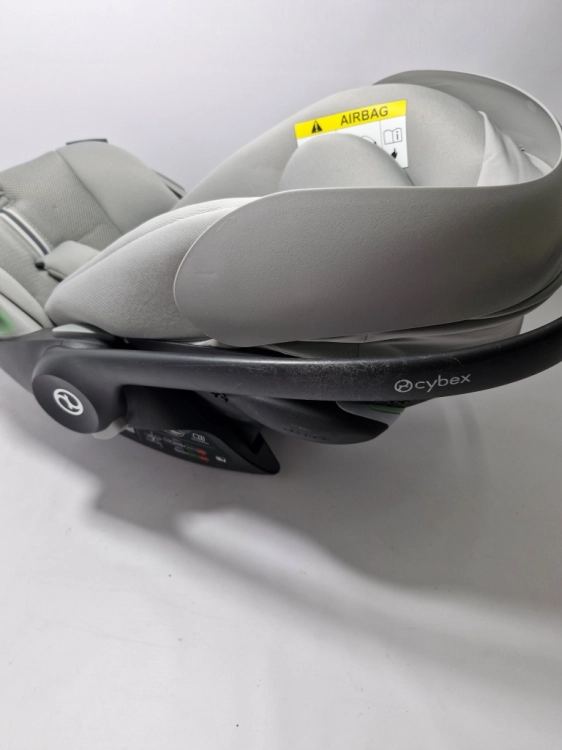 Używany CYBEX Gold fotelik samochodowy Cloud G i-Size Plus 40 - 87 cm  do 13 kg