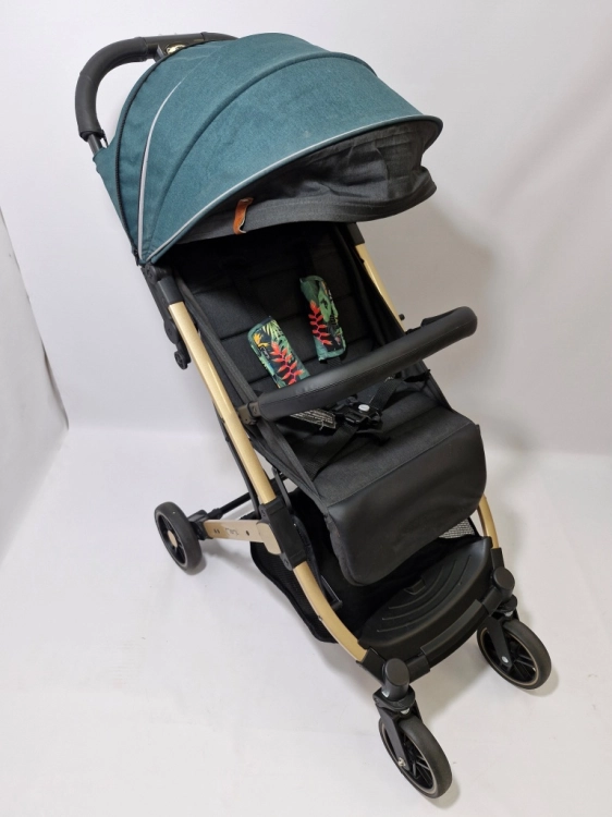 Momi ESTELLE Wózek spacrowy mały lekki 7,7 kg używany