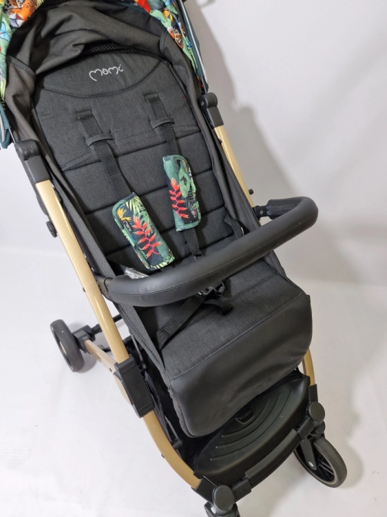 Momi ESTELLE Wózek spacrowy mały lekki 7,7 kg używany