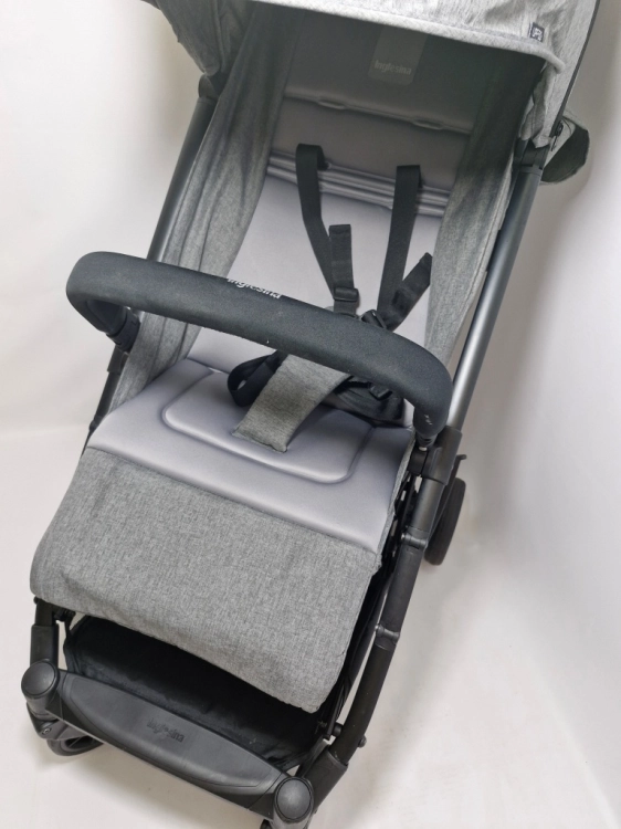 Używany WÓZEK SPACEROWY INGLESINA Sketch lekki 6,9 kompaktowy