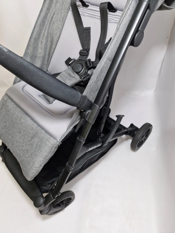 Używany WÓZEK SPACEROWY INGLESINA Sketch lekki 6,9 kompaktowy