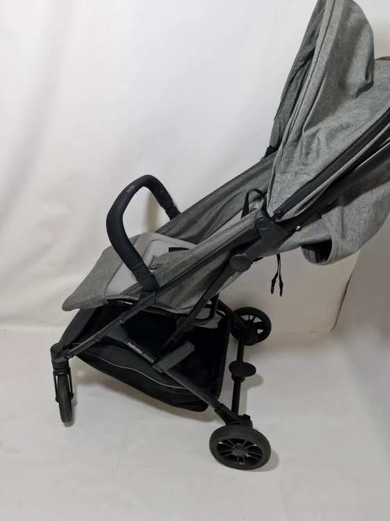 Używany WÓZEK SPACEROWY INGLESINA Sketch lekki 6,9 kompaktowy
