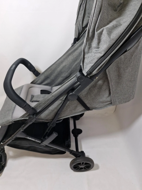 Używany WÓZEK SPACEROWY INGLESINA Sketch lekki 6,9 kompaktowy