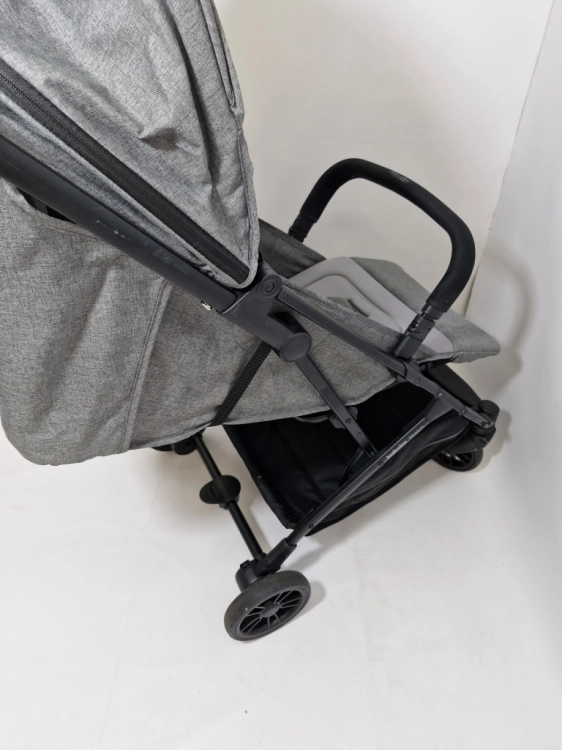 Używany WÓZEK SPACEROWY INGLESINA Sketch lekki 6,9 kompaktowy
