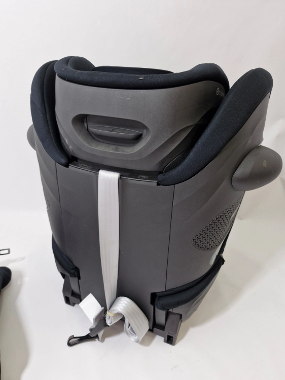 Używany Cybex Pallas G2 i size fotelik samochodowy 76-150 cm 9-50 kg