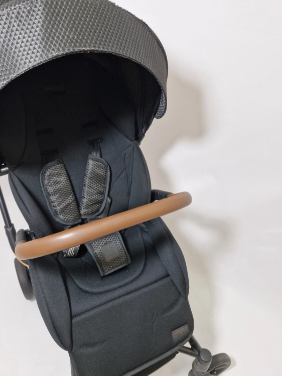 Używany MoMi Wózek dziecięcy ADELLE od 6 miesiąca (do 22 kg), składany wózek spacerowy z siedziskiem 360°